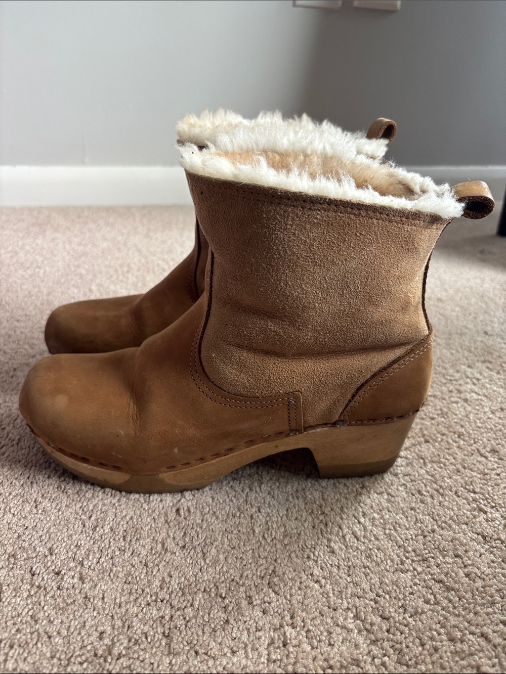 No. 6 shearling clog boots, 40